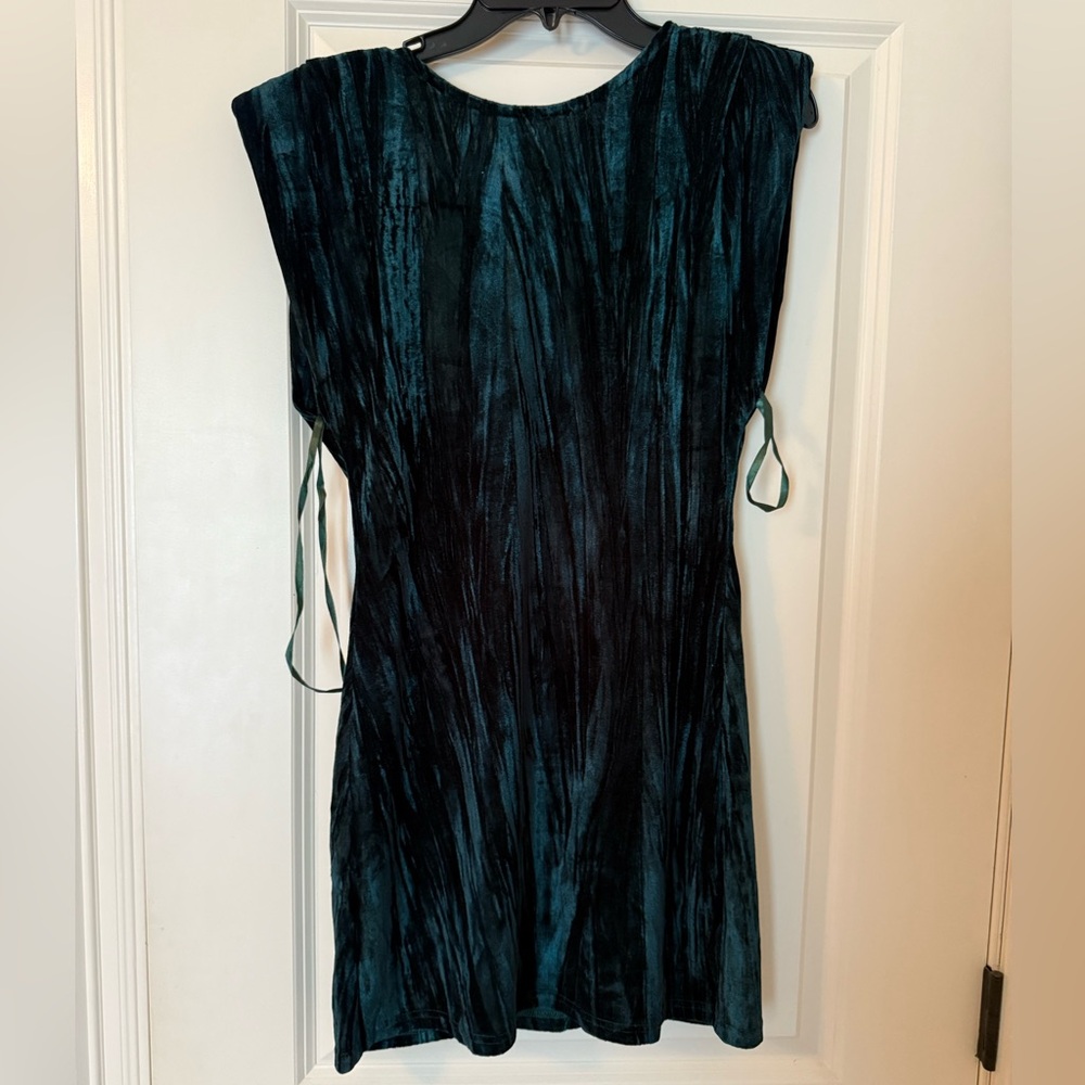Elegant Green Velvet Mini Dress